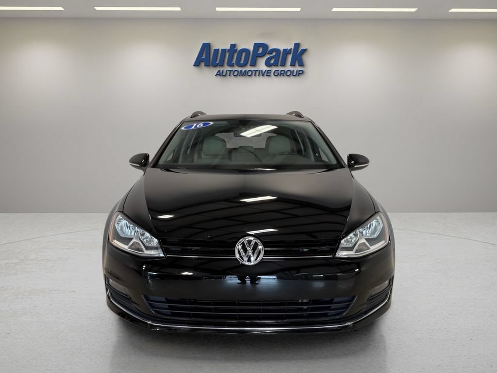 Used 2016 Volkswagen Golf SE FWD image 2