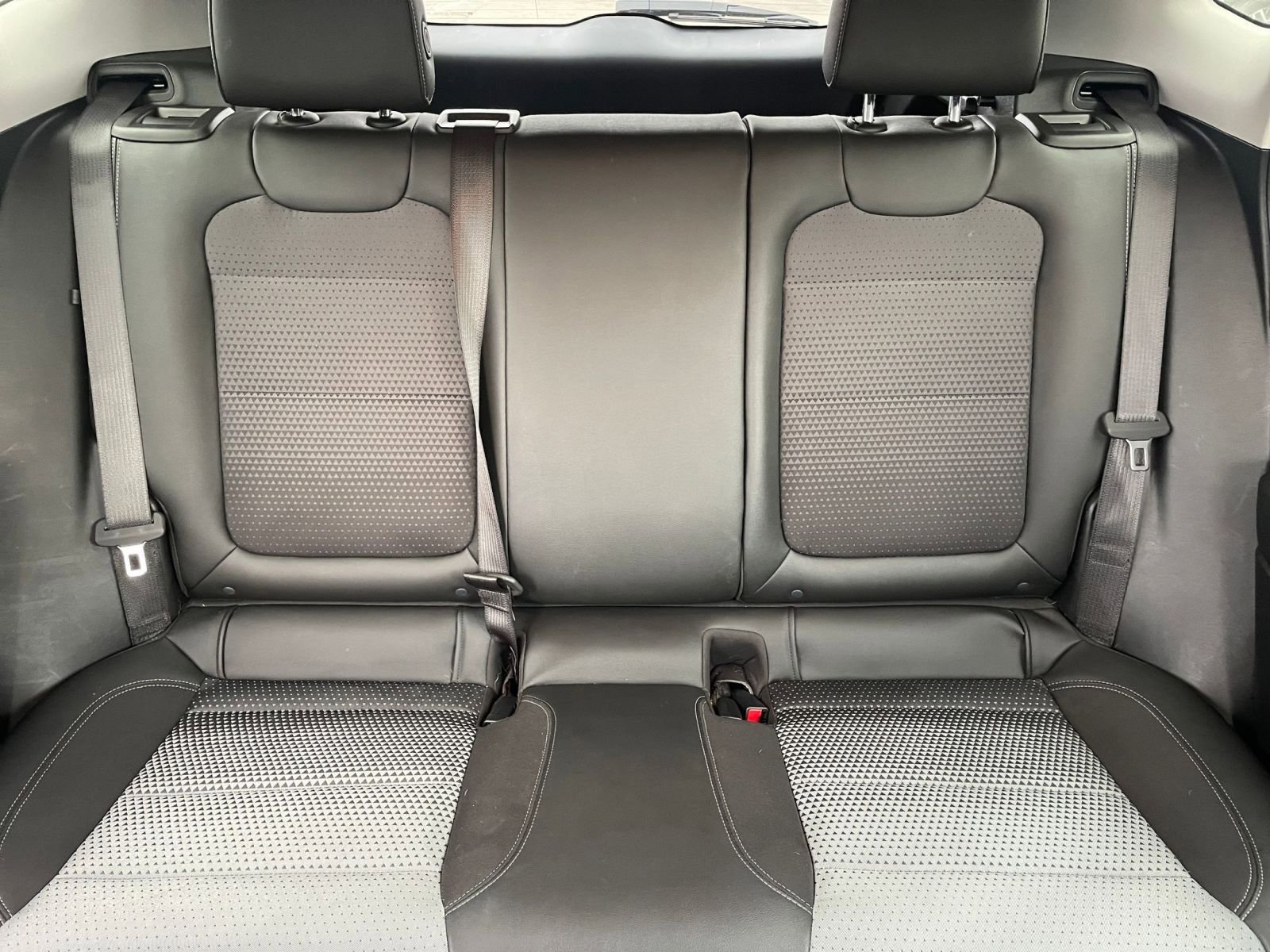 Used 2025 Chevrolet Trax LT image 36