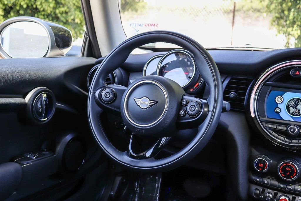 Used 2020 MINI Cooper 2-Door Hardtop FWD image 20