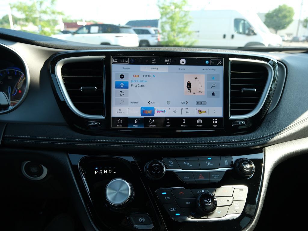 New 2027 Chrysler Pacifica Select w/ Family Tech Group FWD image 19