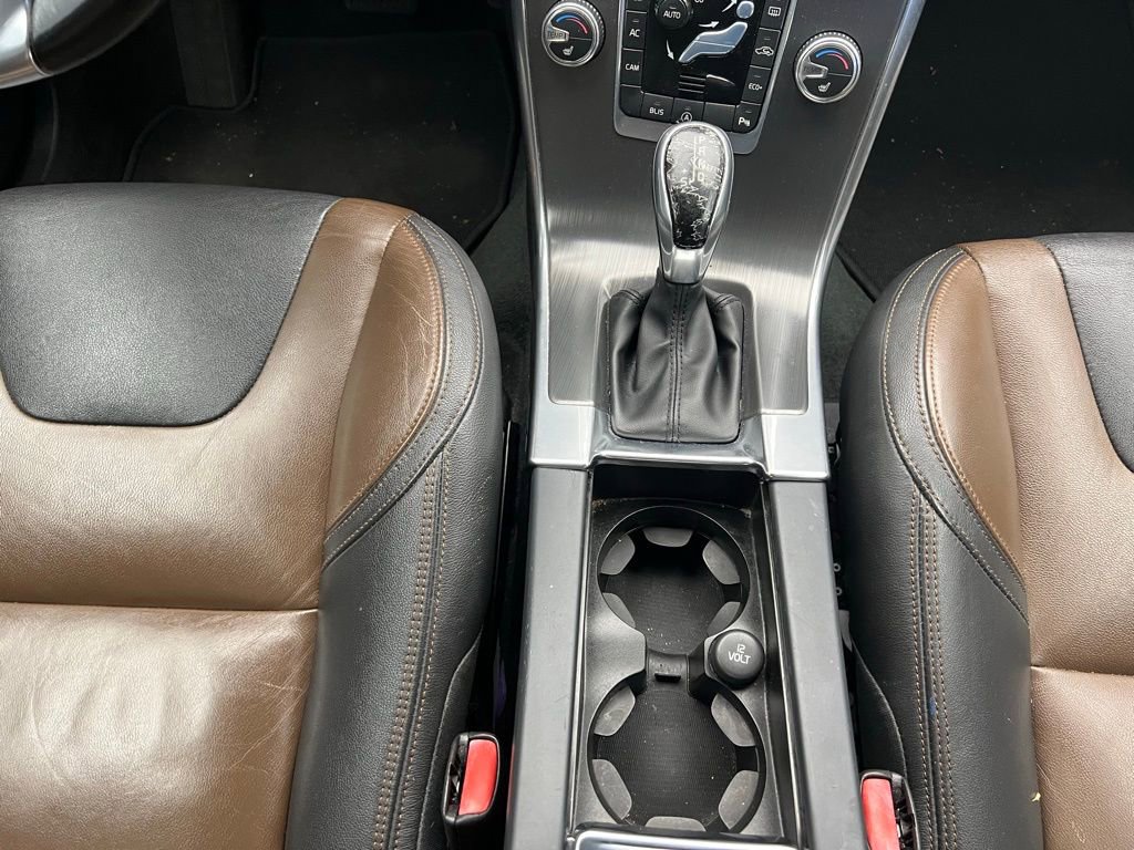 Used 2015 Volvo XC60 T5 Premier image 12