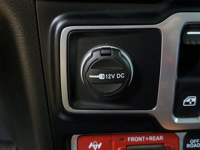 Used 2023 Jeep Wrangler Rubicon w/ Cold Weather Group AWD/4WD image 26