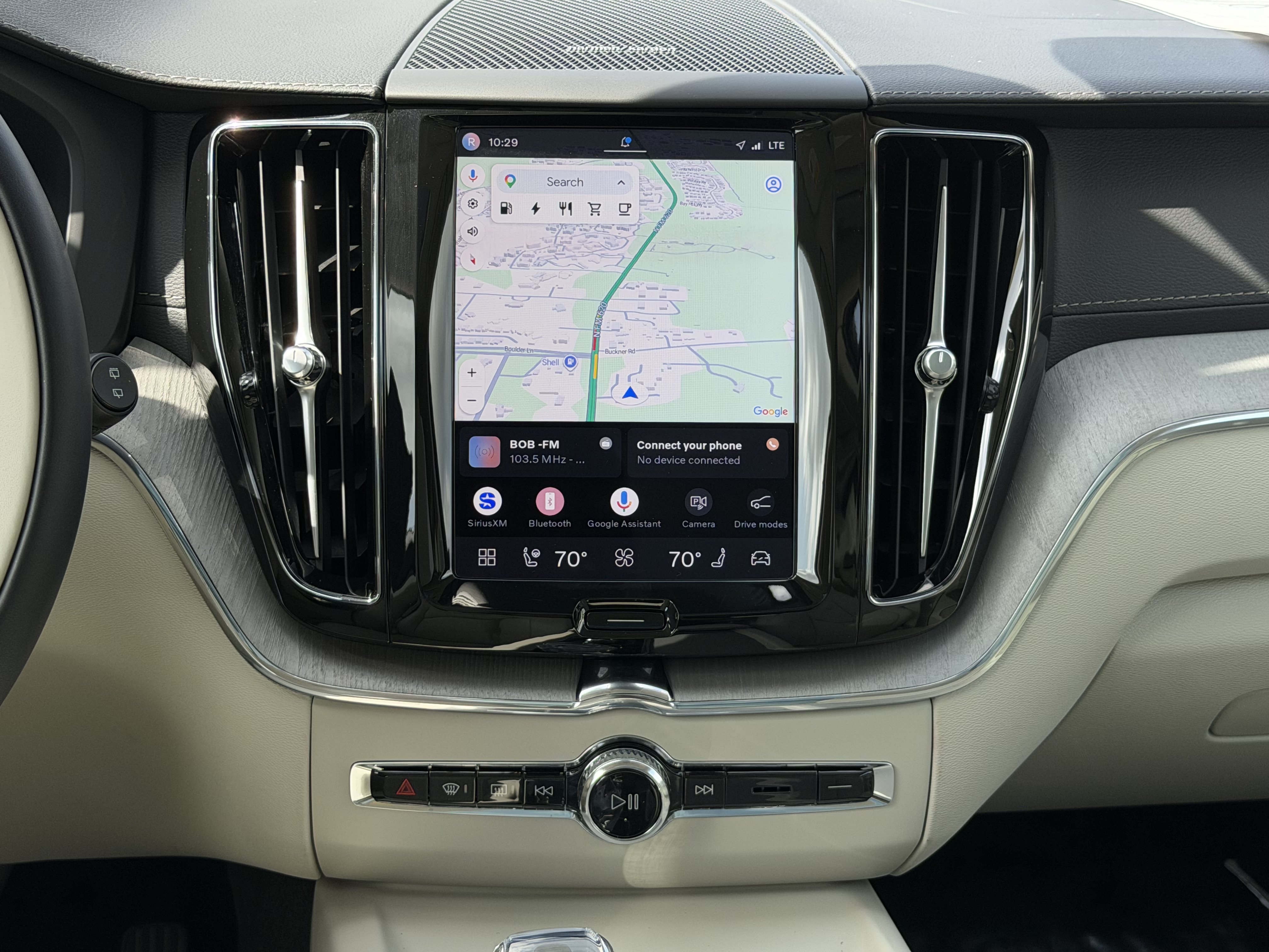 Certified 2024 Volvo XC60 T8 Ultimate w/ Protection Package Premier AWD/4WD image 15