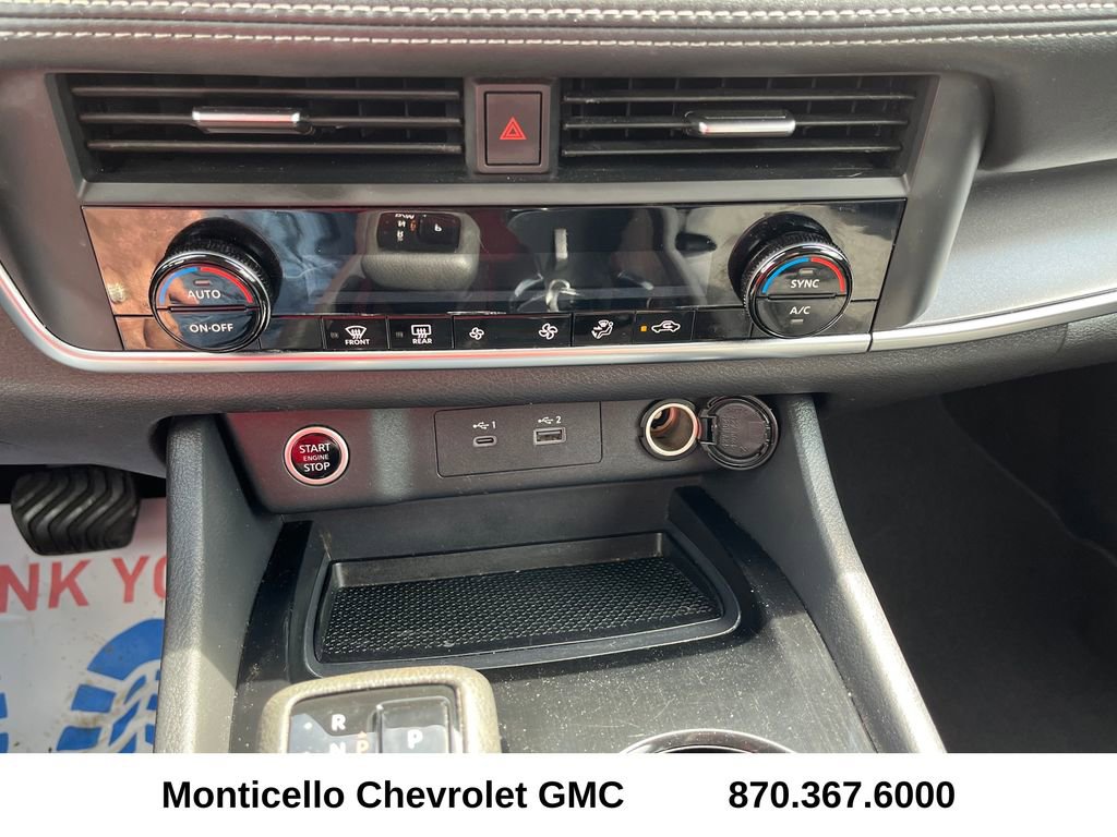 Used 2023 Nissan Rogue SV image 19