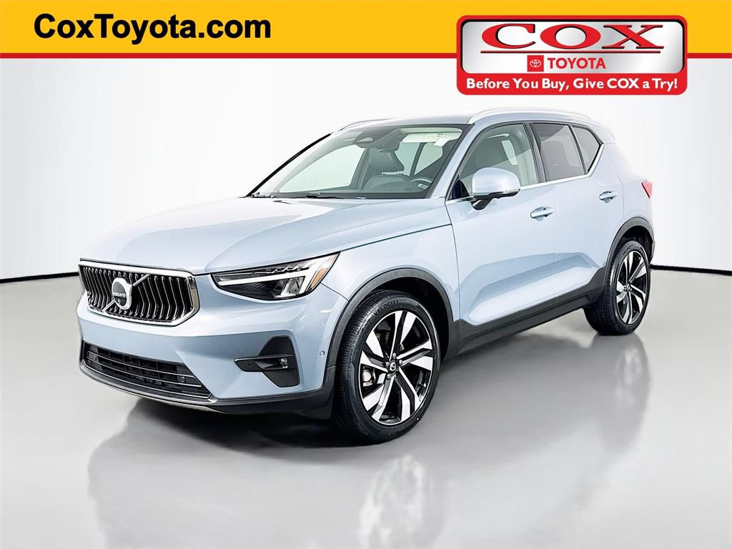 Used 2023 Volvo XC40 B4 Plus w/ Driver Assist Package