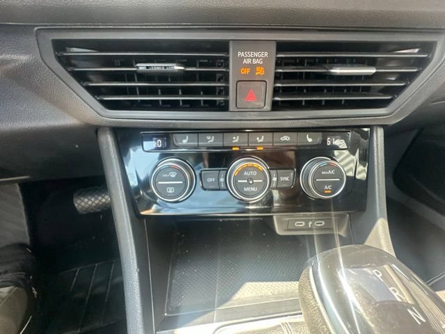 Used 2024 Volkswagen Jetta SE FWD image 10