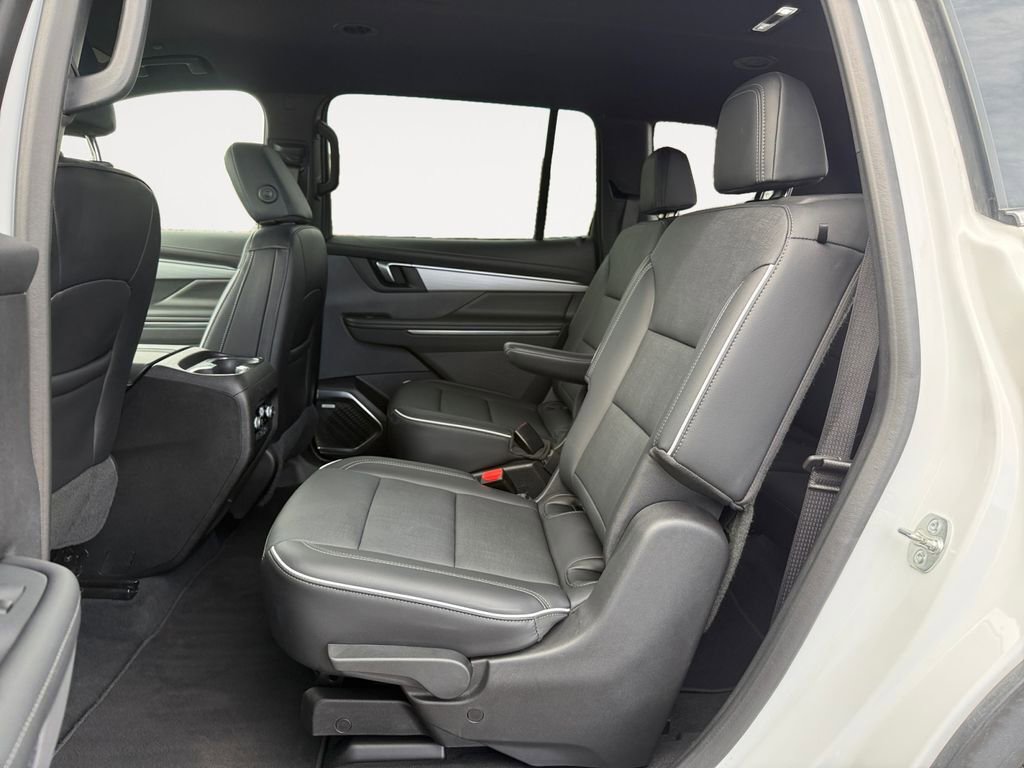 Used 2025 Buick Enclave Preferred image 13