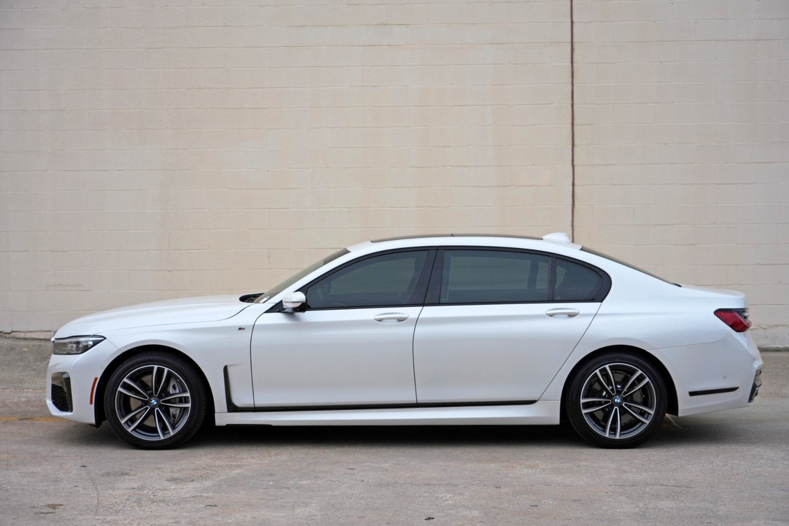 Used 2020 BMW 750i xDrive w/ Executive Package AWD/4WD image 55