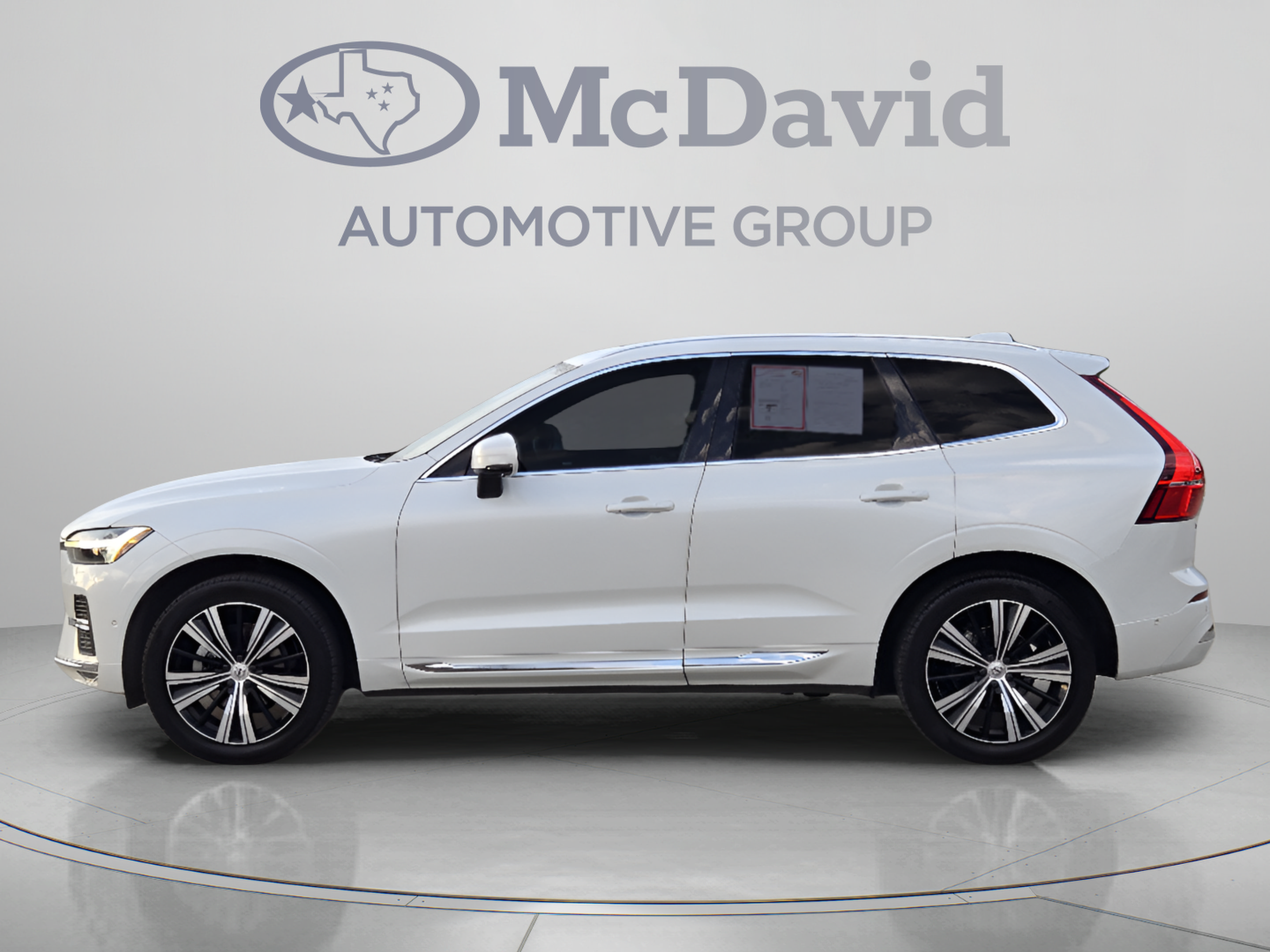 Used 2022 Volvo XC60 B5 Inscription w/ Advanced Package AWD/4WD image 2