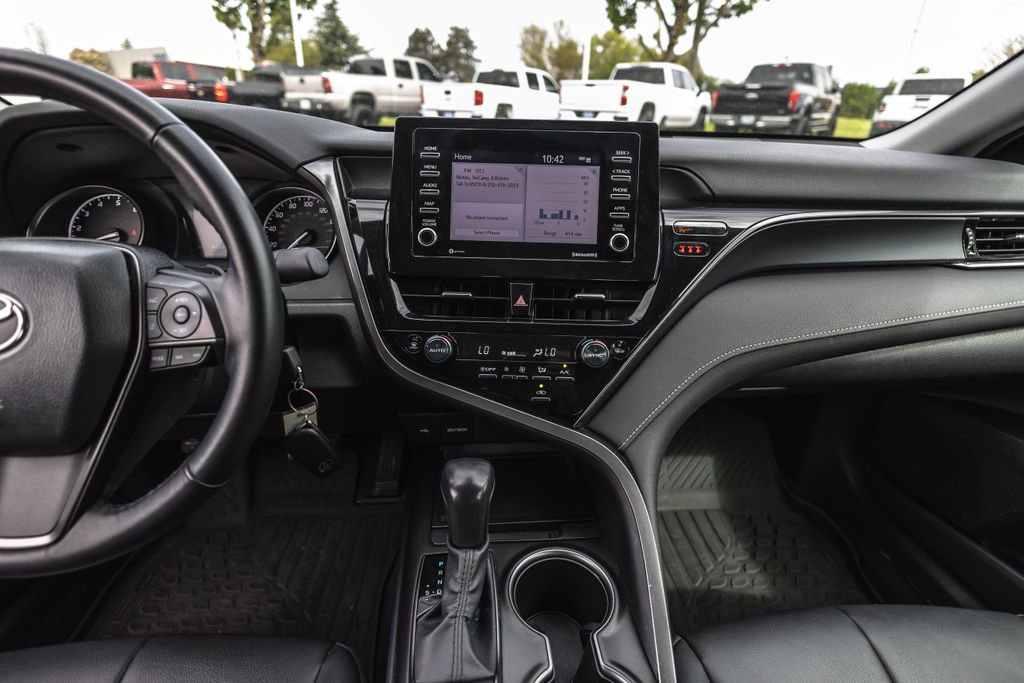 Used 2024 Toyota Camry SE FWD image 25