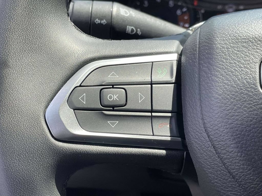 Used 2024 Jeep Compass Latitude AWD/4WD image 16