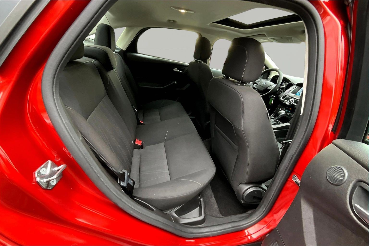Used 2018 Ford Focus SEL FWD image 25