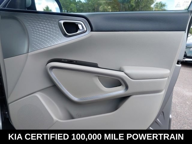 Certified 2025 Kia Soul LX w/ LX Technology Package FWD image 24