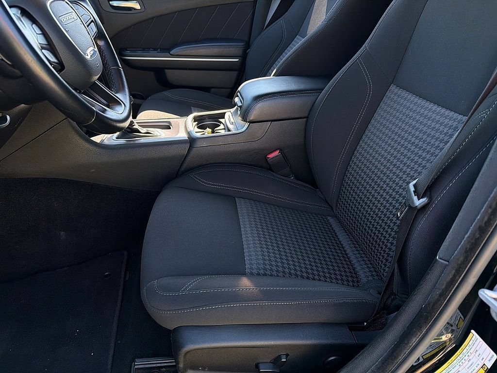 Used 2023 Dodge Charger SXT RWD image 12
