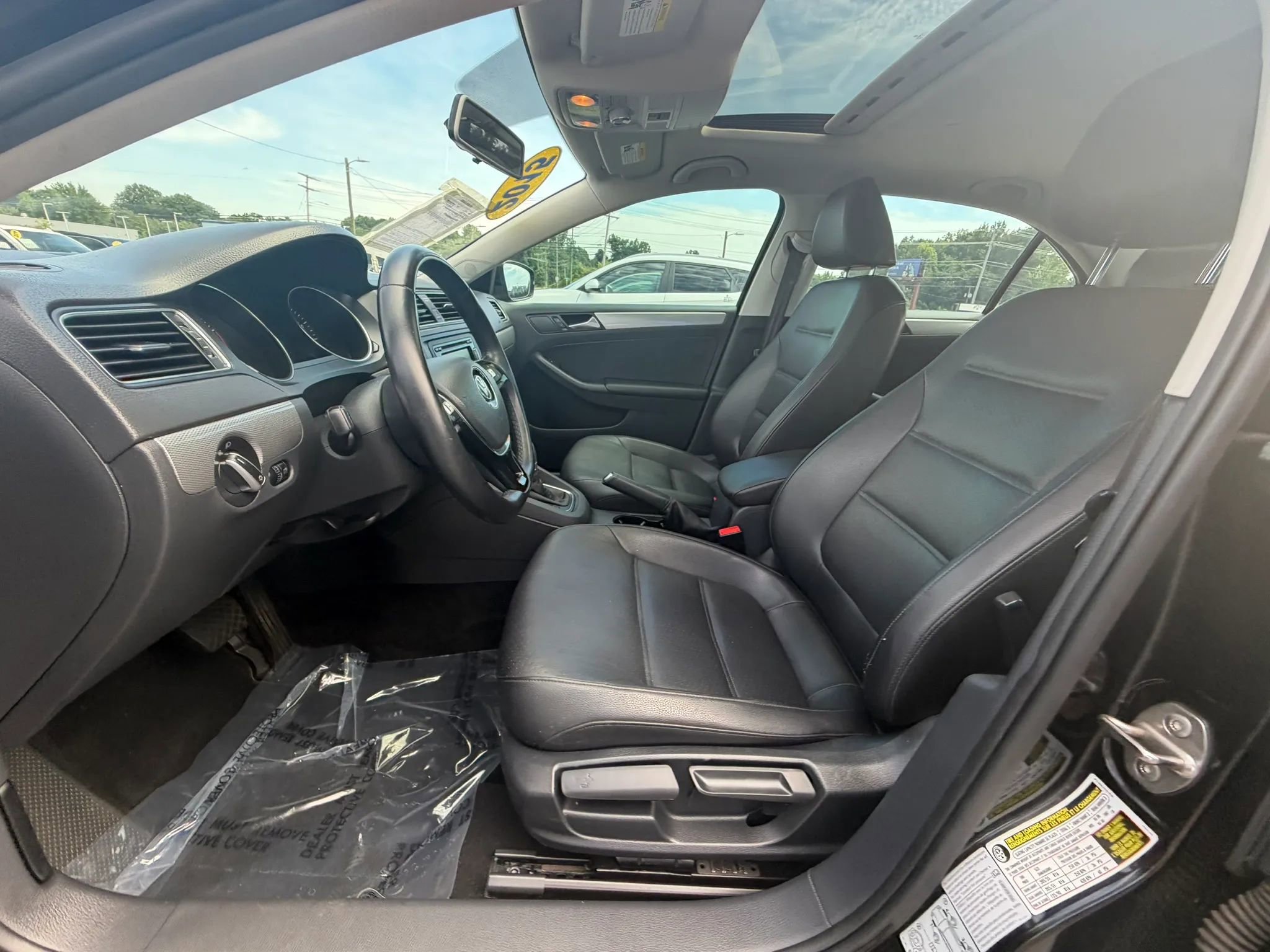 Used 2015 Volkswagen Jetta SE FWD image 11
