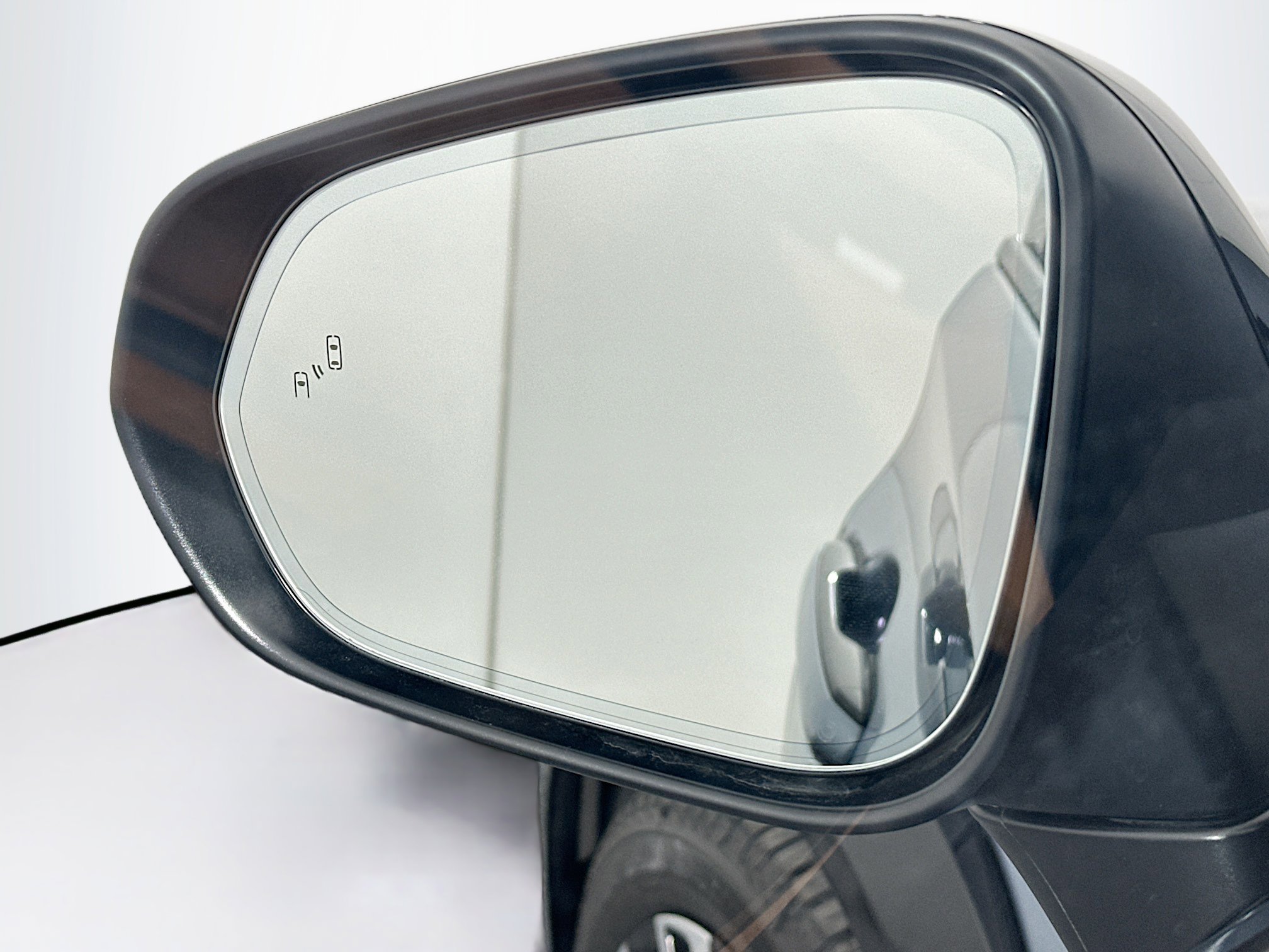 Used 2023 Lexus RZ 450e Premium w/ Accessory Package (2T) image 16