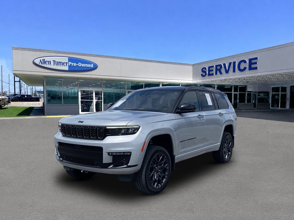Used 2023 Jeep Grand Cherokee L Summit AWD/4WD image 4