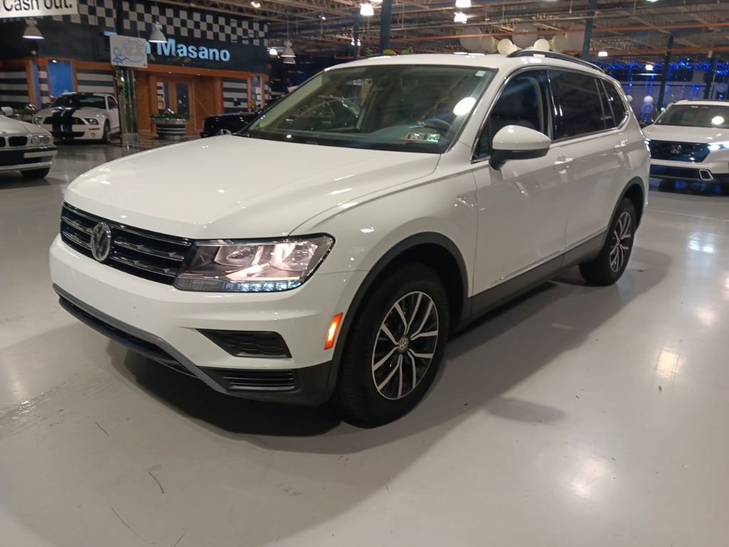 Used 2020 Volkswagen Tiguan SE w/ Panoramic Sunroof Package AWD/4WD image 3
