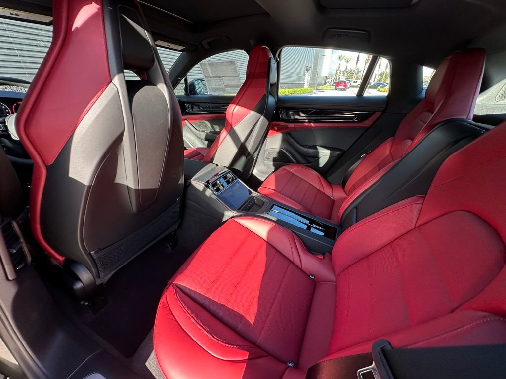 Used 2026 Porsche Panamera image 35