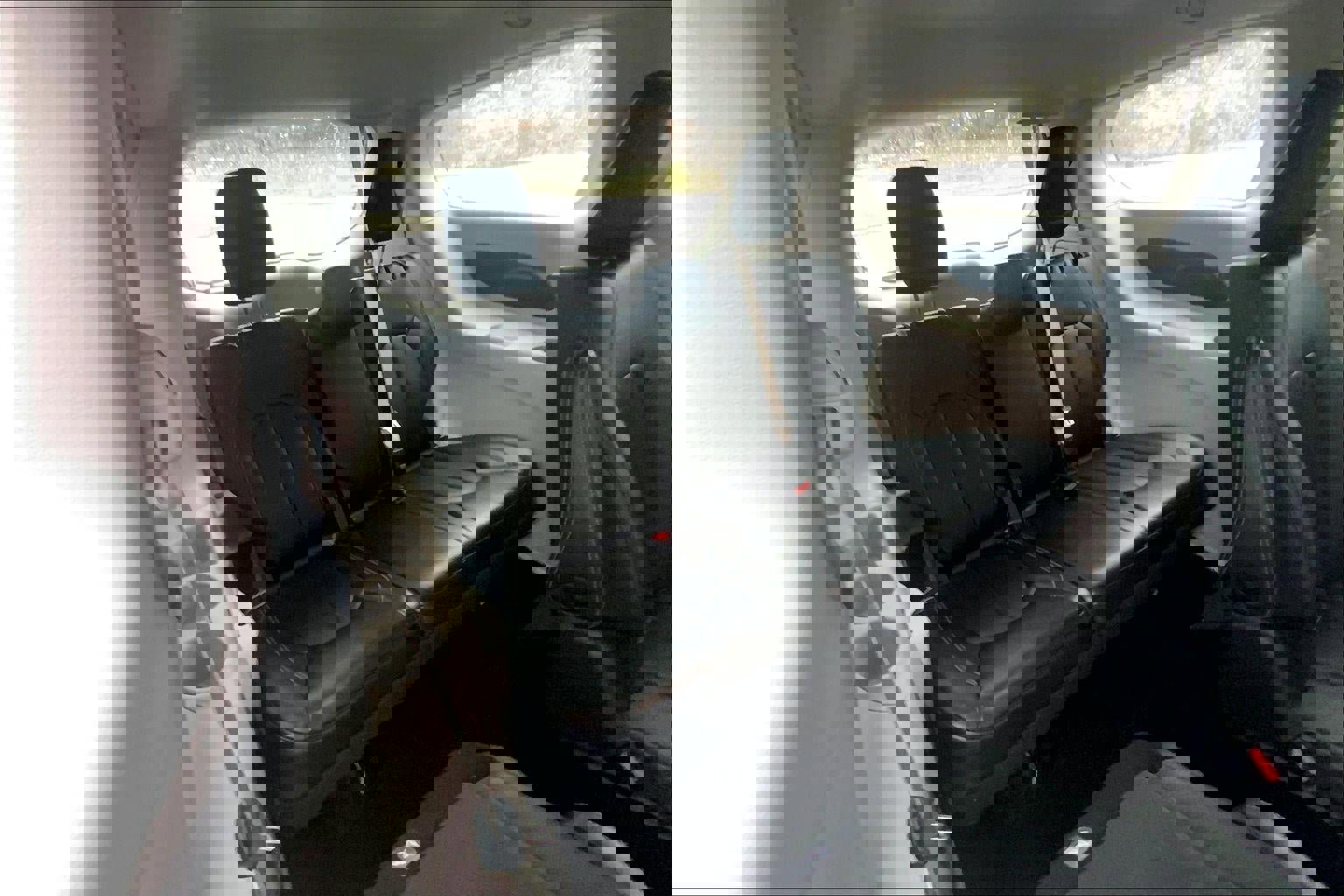 Used 2024 Chrysler Pacifica Select image 24