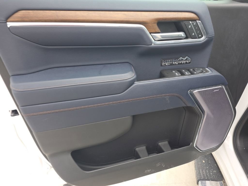 Used 2022 Chevrolet Silverado 1500 High Country w/ High Country Premium Package image 10