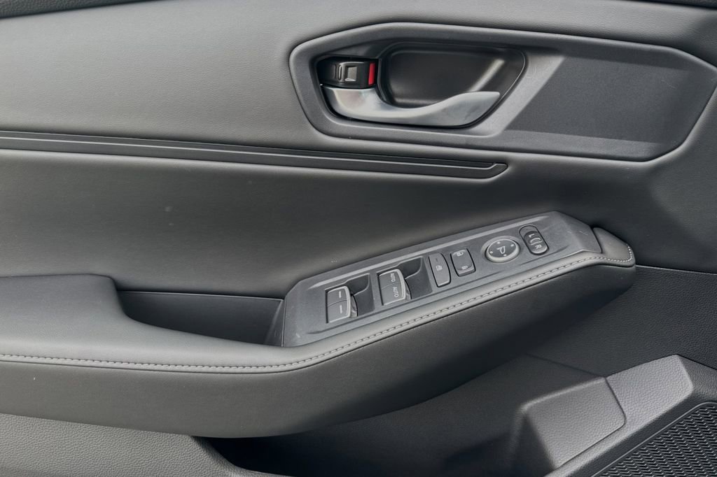 Used 2025 Honda Accord Sport image 8