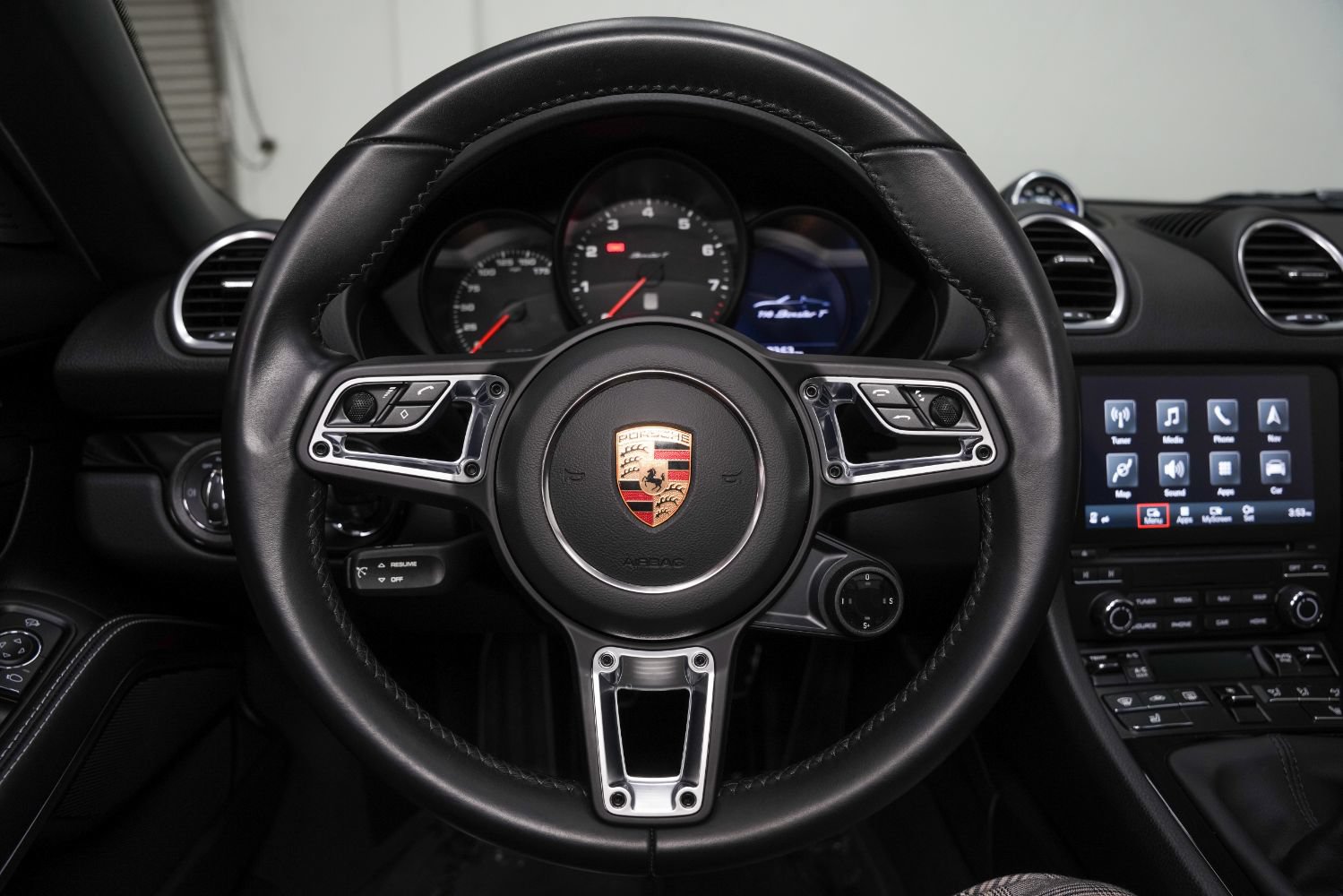 Used 2022 Porsche 718 Boxster RWD image 45