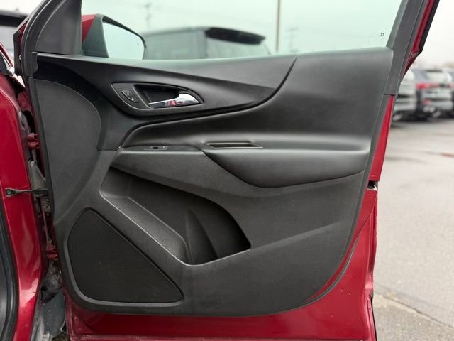 Used 2018 Chevrolet Equinox LT image 16