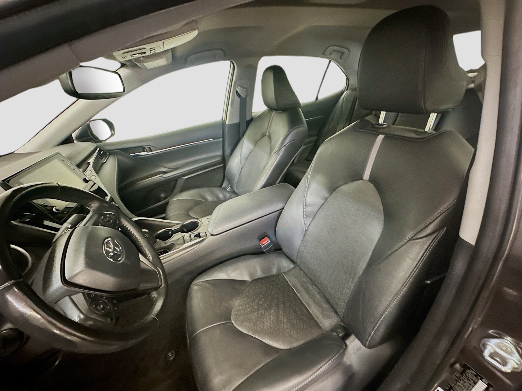 Used 2024 Toyota Camry XSE FWD image 13