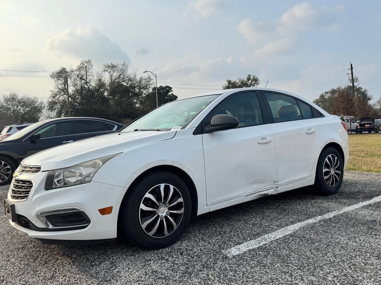 Used 2015 Chevrolet Cruze LS image 2