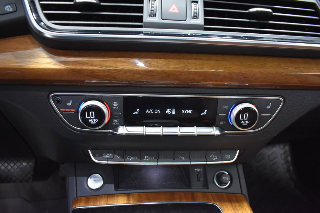 Used 2023 Audi Q5 2.0T Premium w/ Convenience Package AWD/4WD image 21