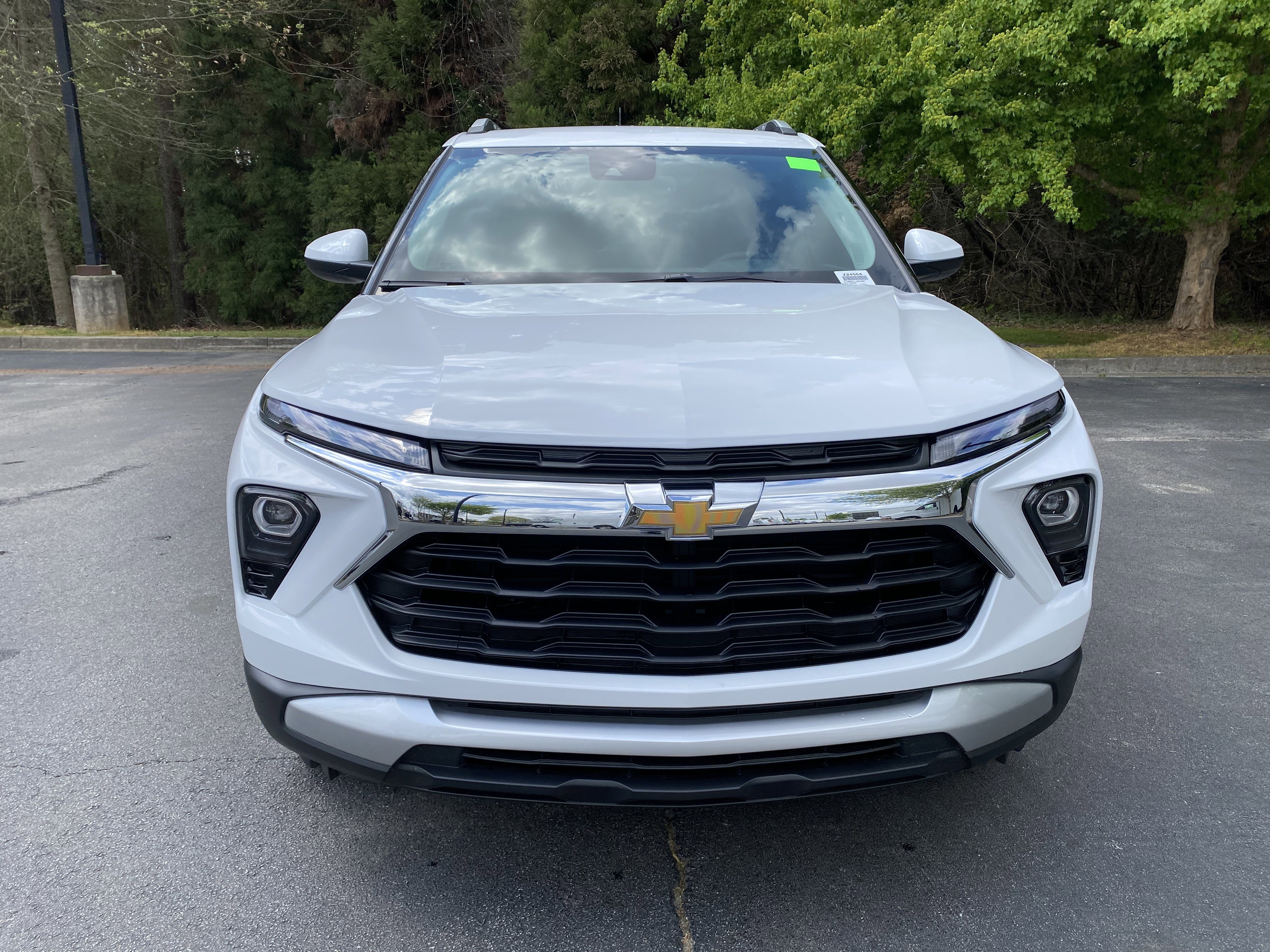 Used 2026 Chevrolet TrailBlazer LT w/ Convenience Package FWD image 3