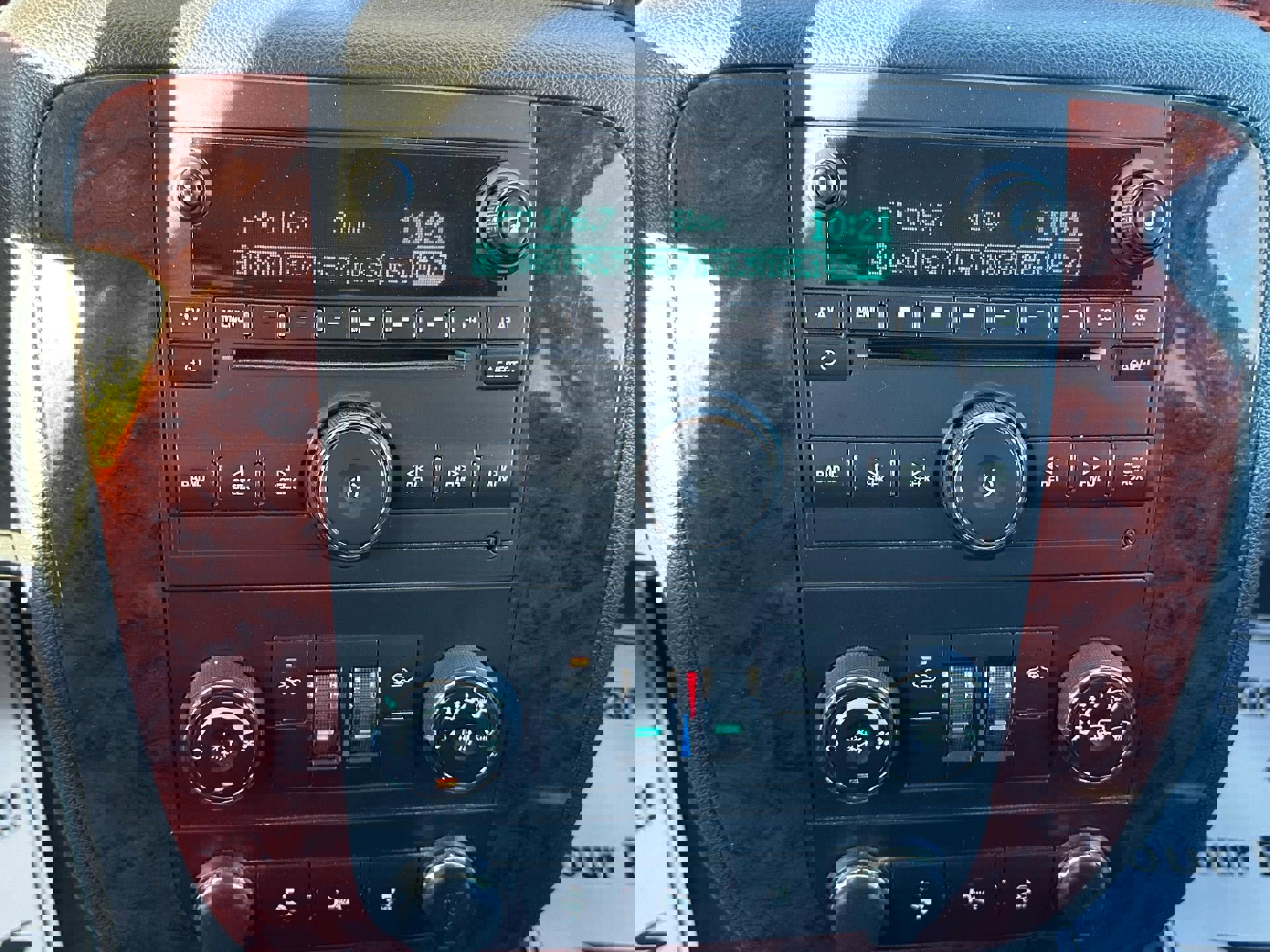 Used 2013 Chevrolet Avalanche LS AWD/4WD image 9