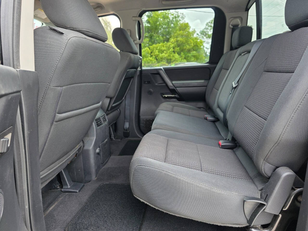 Used 2010 Nissan Titan SE w/ SE Value Truck Pkg AWD/4WD image 10