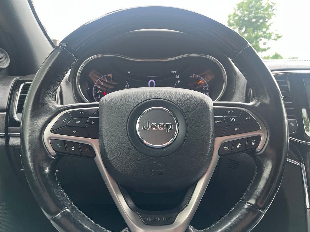 Used 2020 Jeep Grand Cherokee Overland AWD/4WD image 25