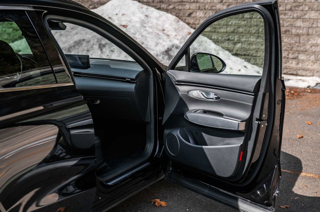 Used 2025 Genesis GV70 3.5T Sport image 14