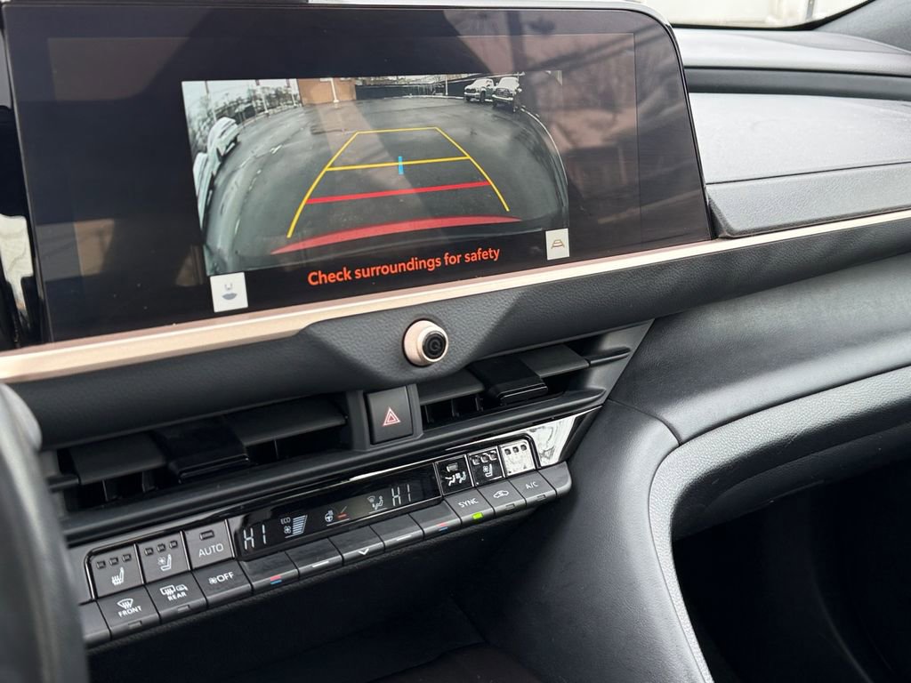 Certified 2024 Toyota Crown Limited image 32