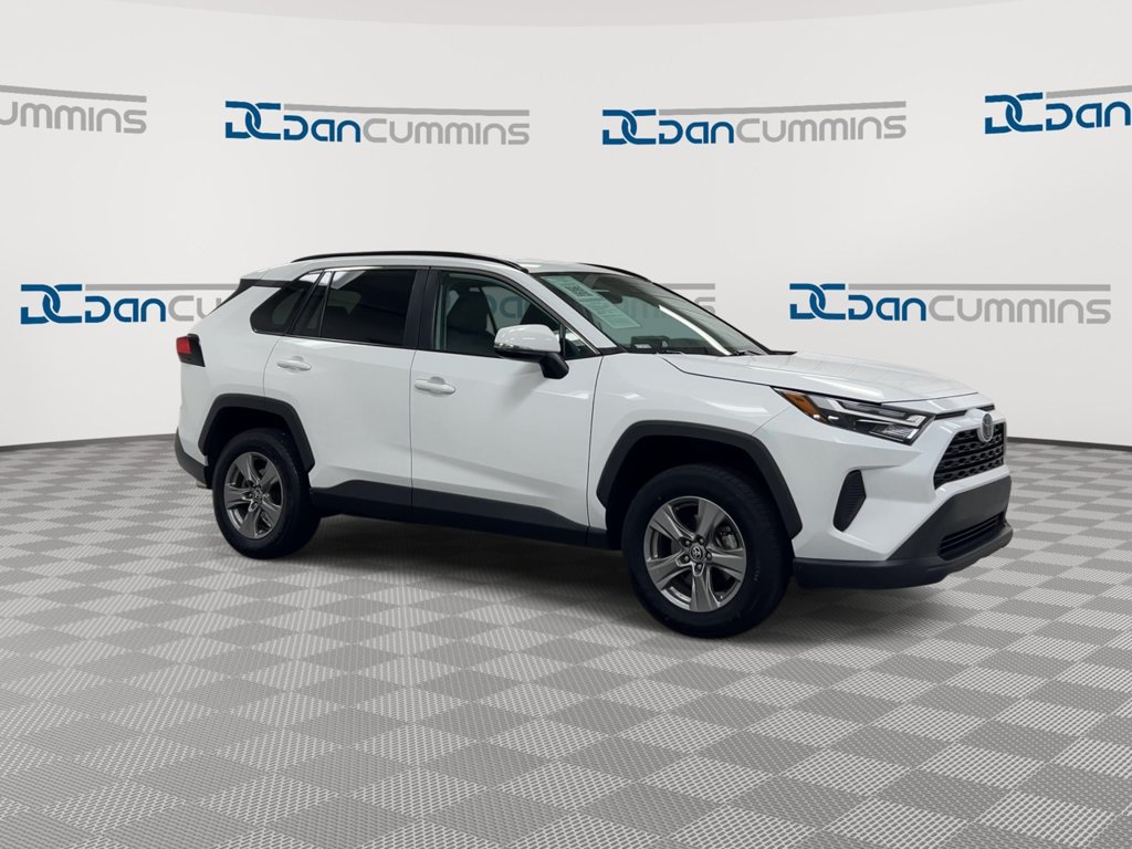 Used 2024 Toyota RAV4 XLE AWD/4WD image 2