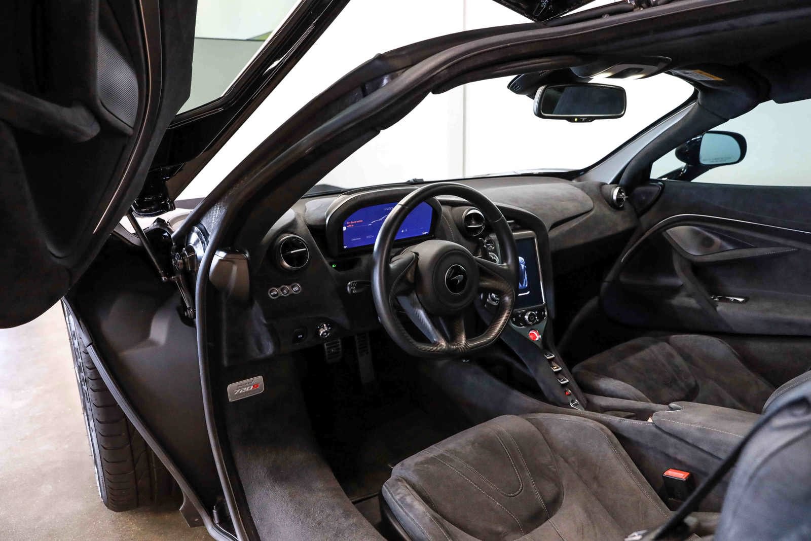Used 2019 McLaren 720S RWD image 34