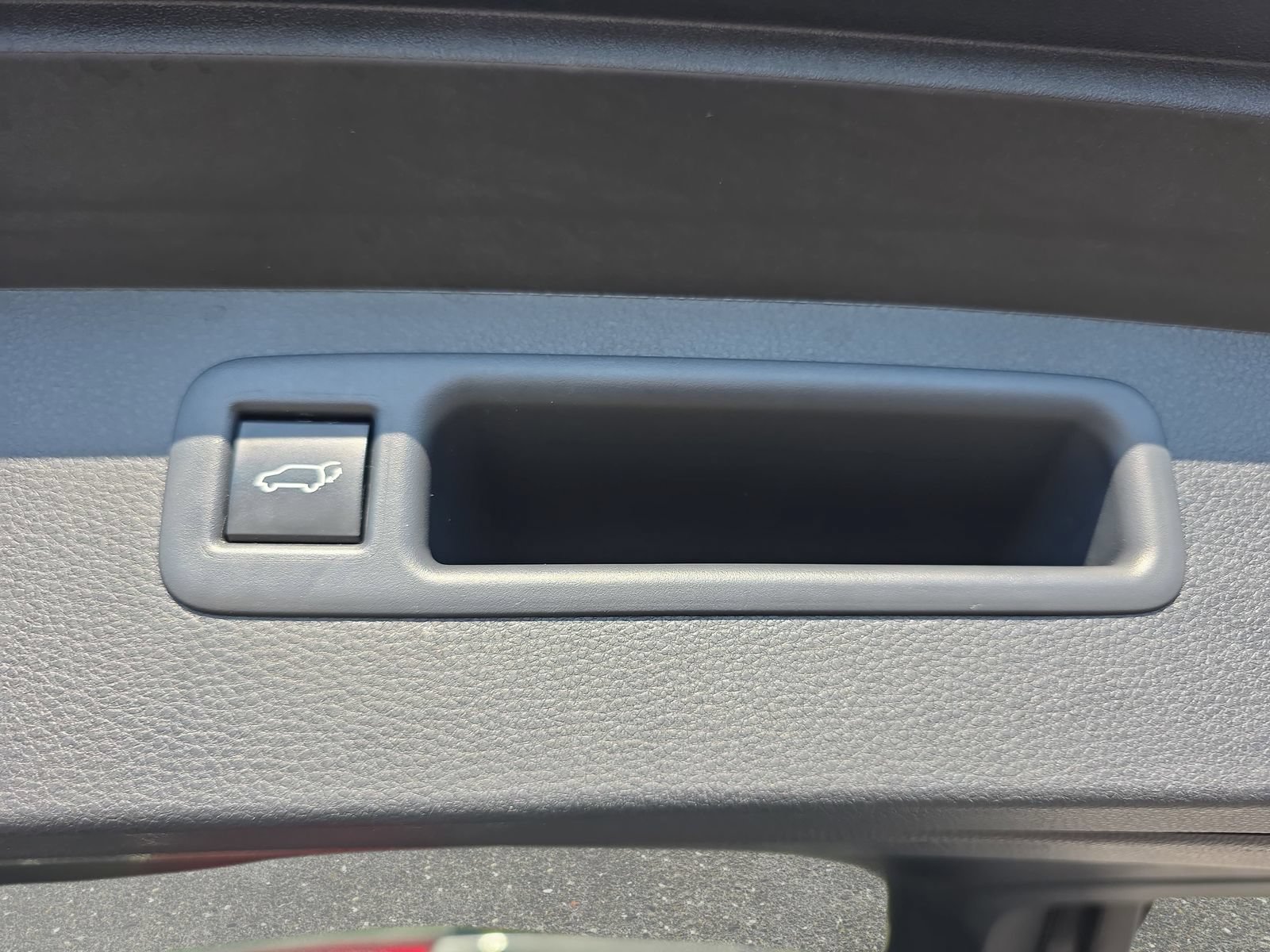 Used 2023 Toyota Highlander XLE FWD image 14