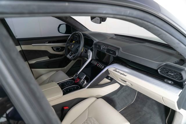 Used 2019 Lamborghini Urus image 30