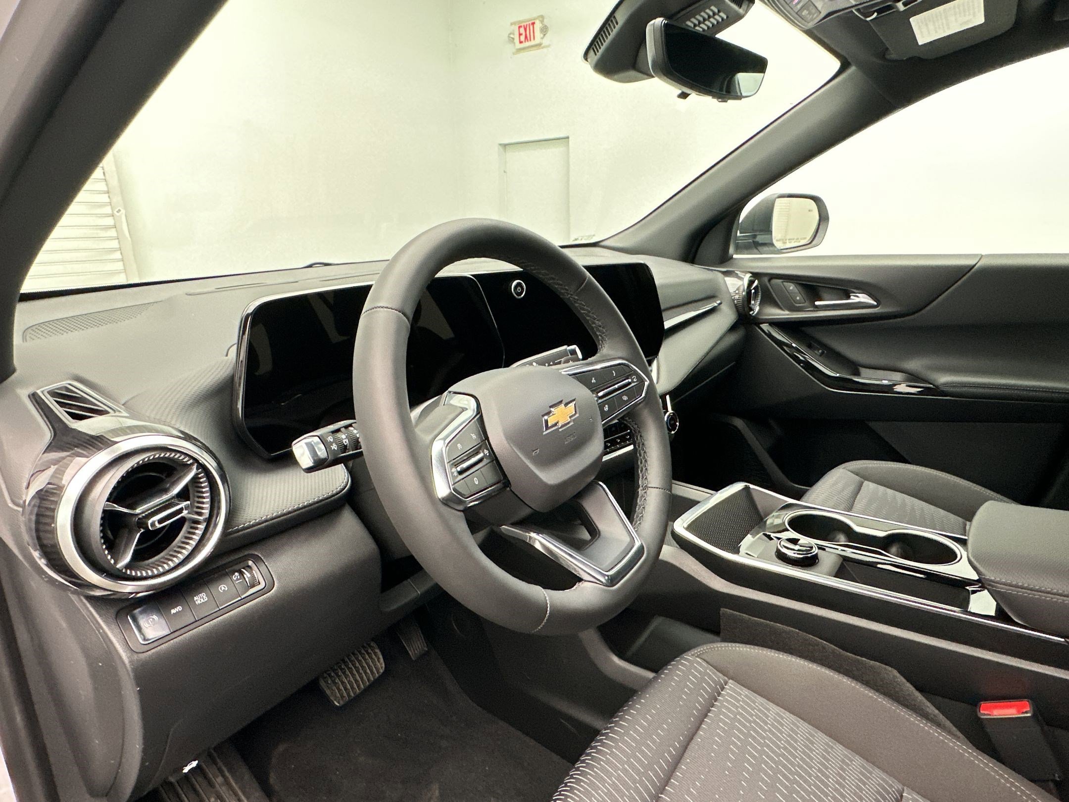 New 2026 Chevrolet Equinox LT image 4