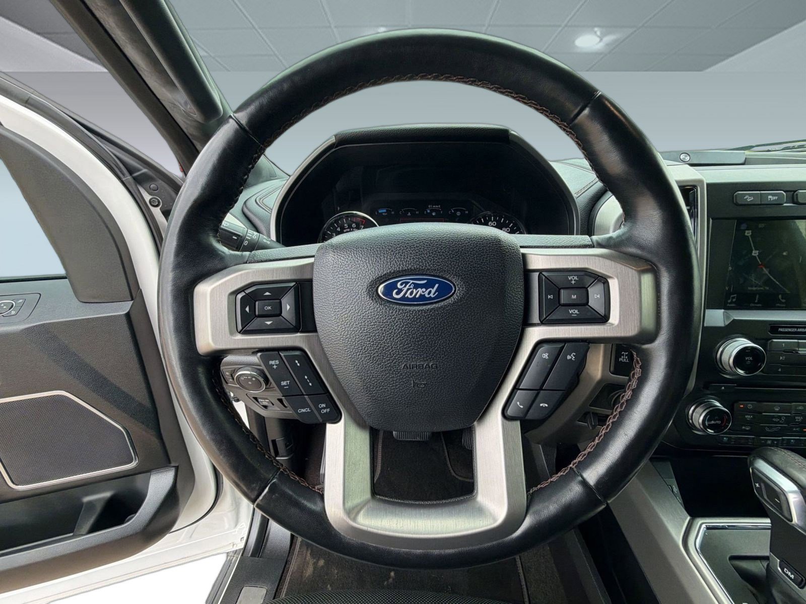 Used 2018 Ford F150 Platinum w/ Equipment Group 701A Luxury AWD/4WD image 16
