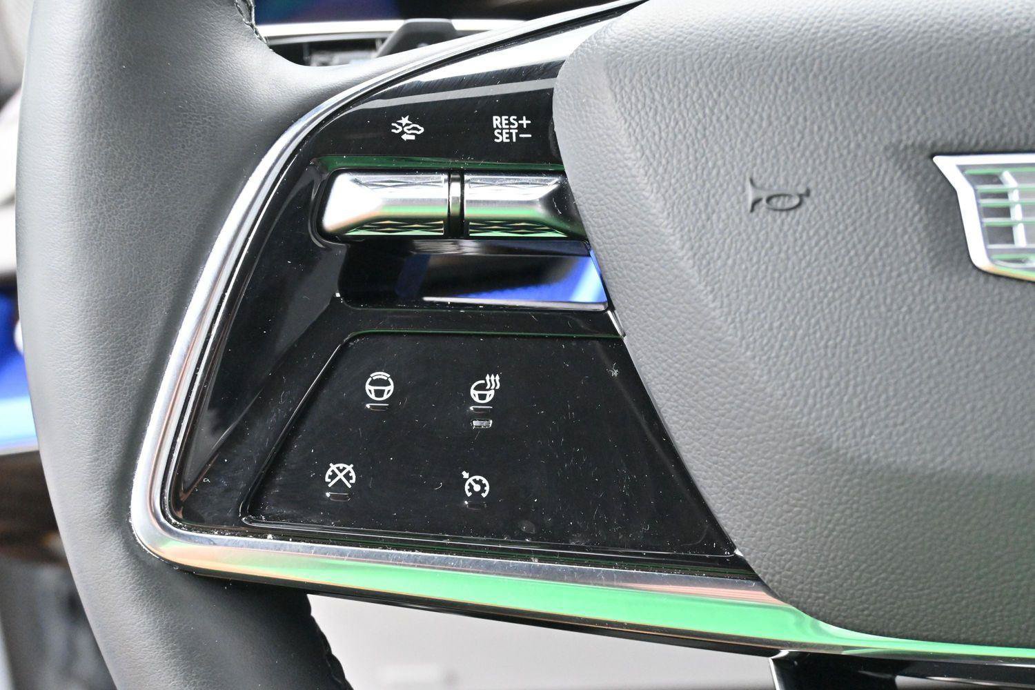 Certified 2025 Cadillac Optiq Sport 1 AWD/4WD image 18
