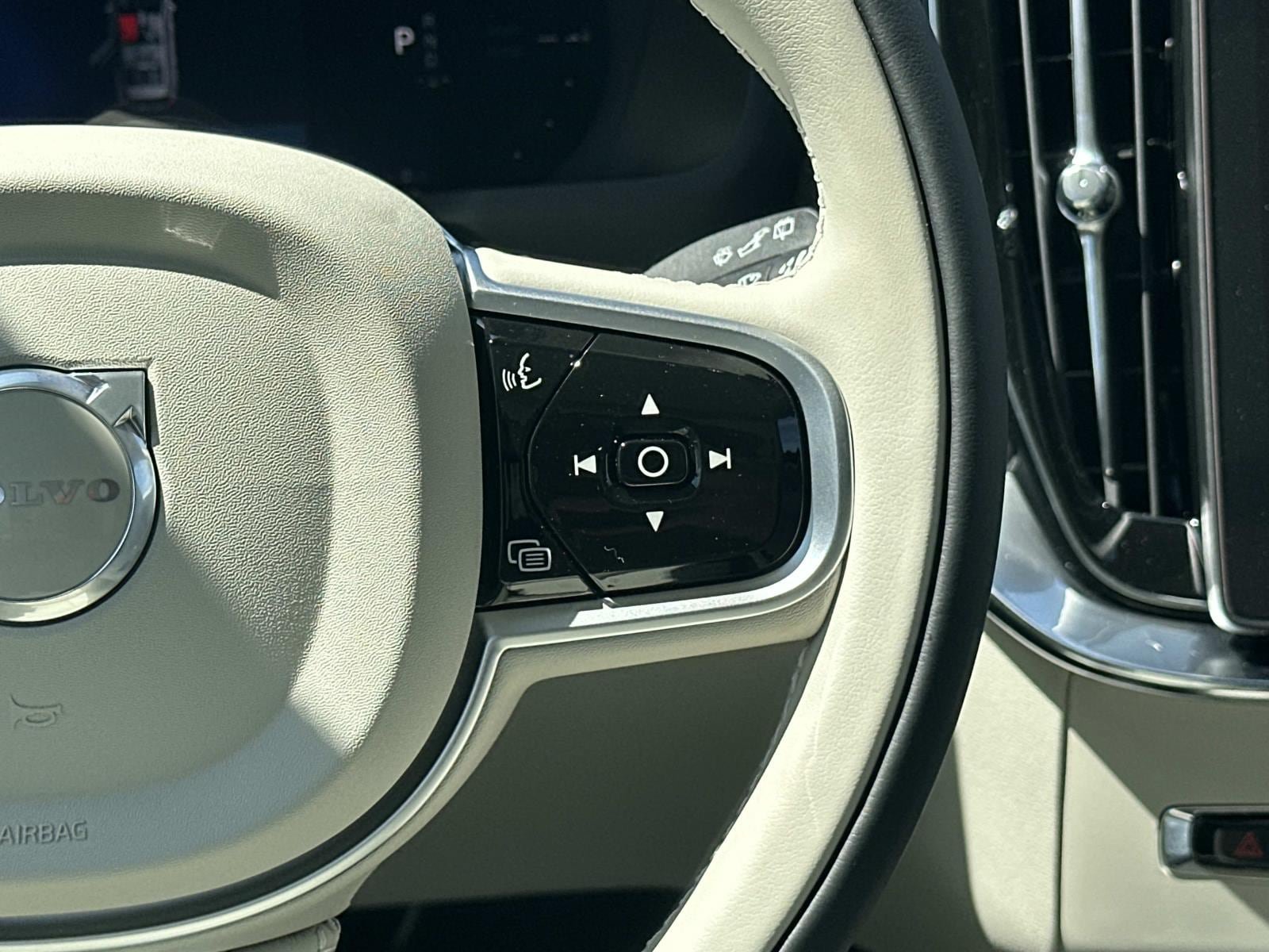 New 2026 Volvo XC90 T8 Ultra w/ Lounge Package AWD/4WD image 9