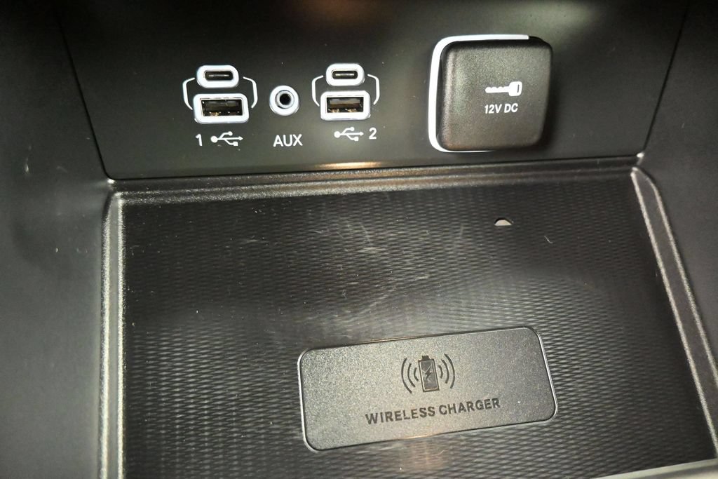 Used 2024 Jeep Grand Cherokee L Altitude AWD/4WD image 17