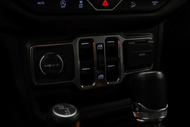Used 2021 Jeep Wrangler Unlimited Sahara w/ Dual Top Group AWD/4WD image 57