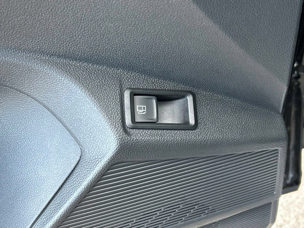 Certified 2023 Volkswagen Taos SEL AWD/4WD image 21