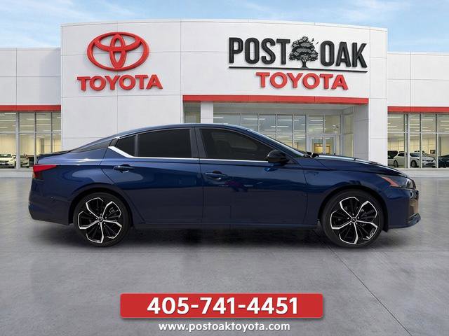 Used 2023 Nissan Altima 2.5 SR FWD image 4