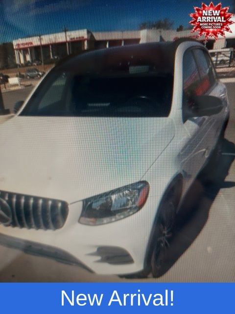 Used 2019 Mercedes-Benz GLC 300 4MATIC image 3